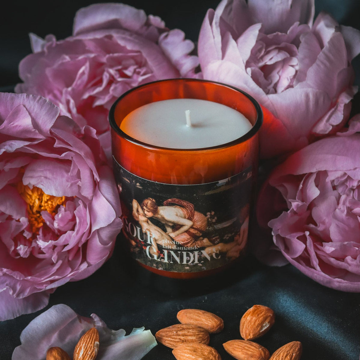 bougie artisanale coulée à la main en france, parfum de grasse cire de soja, cadeau original pour femme